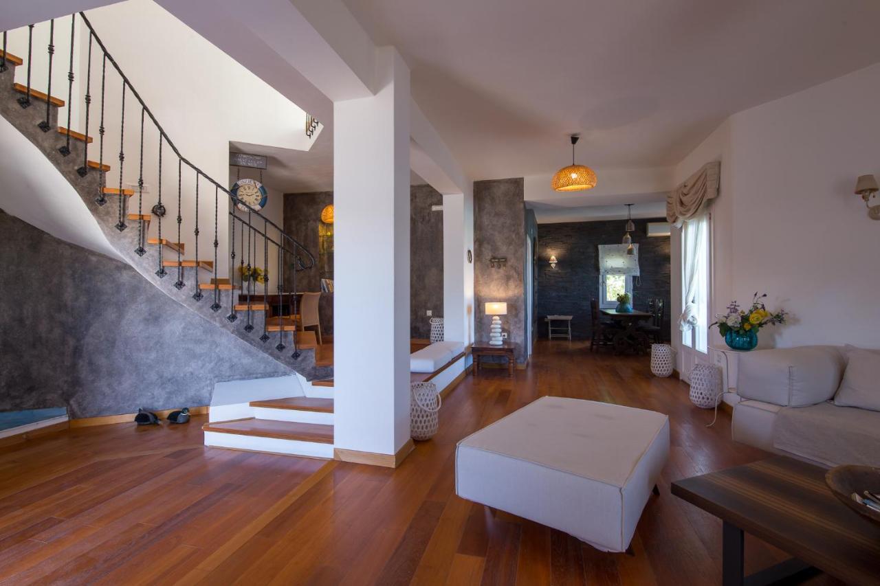 A&V Sea View Villa Фира Екстериор снимка
