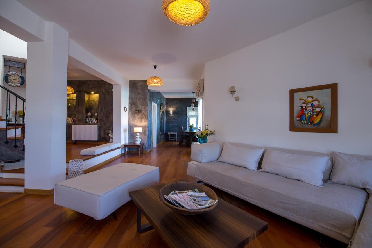 A&V Sea View Villa Фира Екстериор снимка